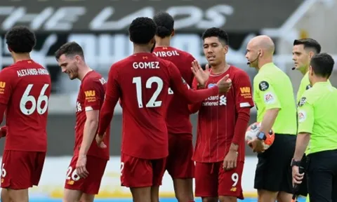 Liverpool nhận cú hích trước chặng đua khốc liệt