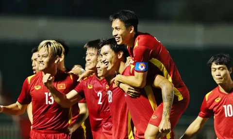 Lộ diện cái tên thay thế thầy Park; ĐT Việt Nam đắt giá nhất AFF Cup