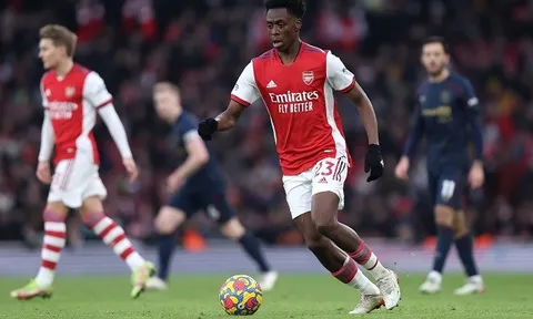 Xhaka bùng nổ, chuyên gia khuyên 1 cầu thủ rời Arsenal