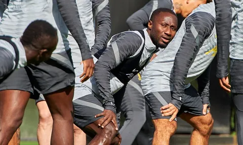 Lực lượng Liverpool đấu Porto: Cú hích hàng tiền vệ, 2 cái tên OUT