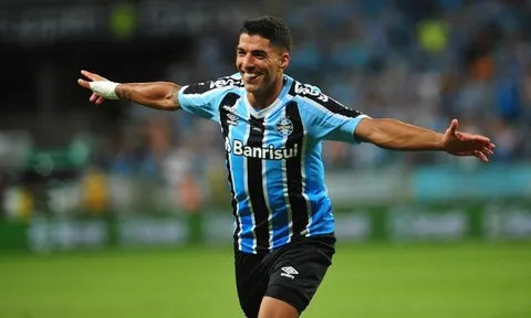 Luis Suarez nguy cơ lắp chân giả