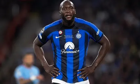 Lukaku lại gây khó dễ cho Chelsea