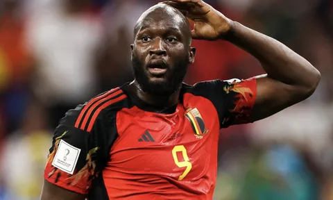 Lukaku quá vụng về