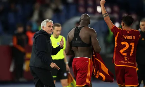 Lukaku khiến Mourinho bạc tóc; Juventus thắng nhọc trước Fiorentina