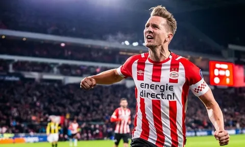Khiến Arsenal ôm hận, De Jong vẫn bị chê không biết chơi bóng