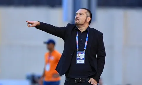 Lý do HLV Popov trượt đề cử HLV xuất sắc nhất V-League 2023