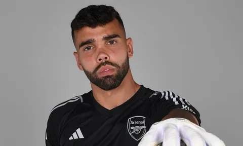 Lý giải cho động thái sốc của Arsenal với Raya