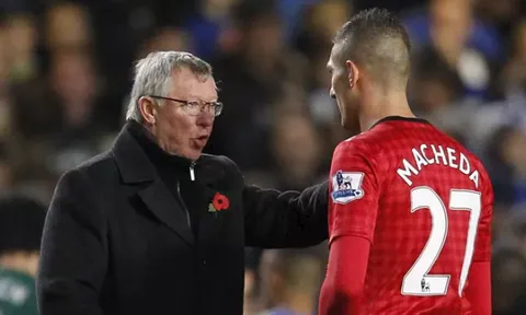 "Tôi chưa bao giờ bị Sir Alex sấy tóc"