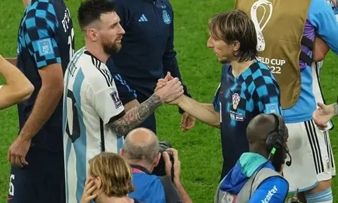 Luka Modric xác nhận tương lai, có hành động đẳng cấp với Messi