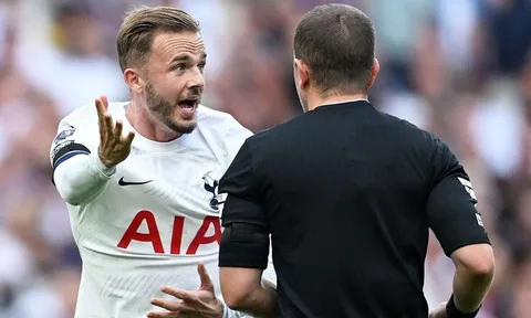 James Maddison nhận thẻ vàng kỳ lạ trong chiến thắng của Tottenham