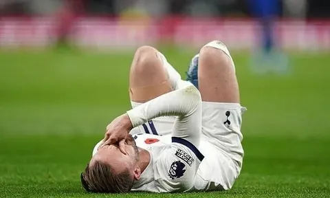 Tottenham tan hoang khi vắng nhạc trưởng