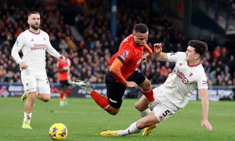 Nguyên nhân Ten Hag thay gấp Casemiro và Maguire