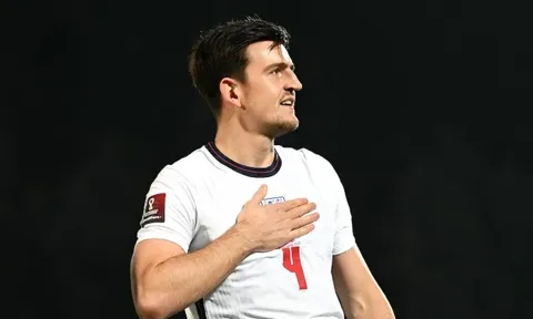 Maguire đi vào lịch sử, John Terry có động thái bất ngờ