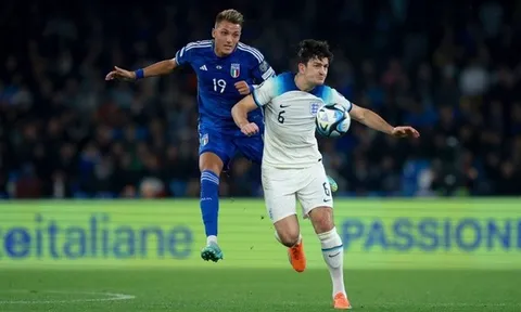 Maguire vừa tự sút văng cơ hội ở lại Man Utd
