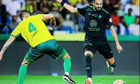 Mahrez lập công đưa Al-Ahli lên ngôi đầu