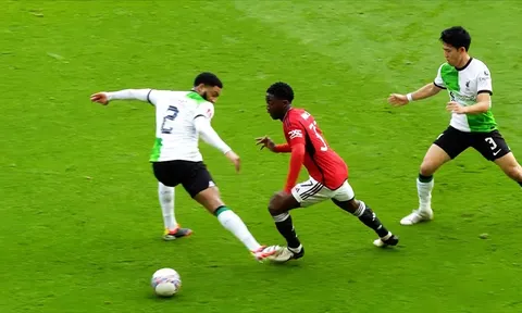 Mainoo quá khét, cùng lúc loại bỏ 2 cầu thủ Liverpool