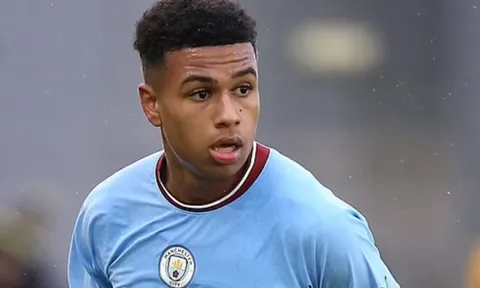 Thần đồng 19 tuổi chia tay Man City