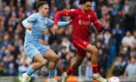 Man City là thử thách hạng nặng cho Arnold