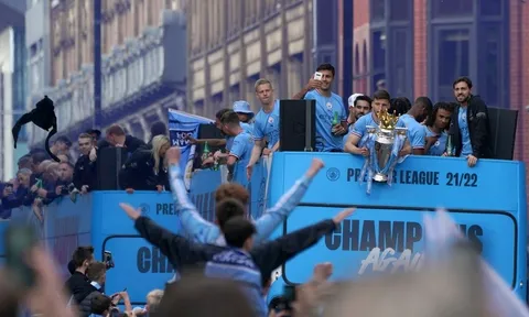 Man City lên kế hoạch diễu hành cú ăn ba