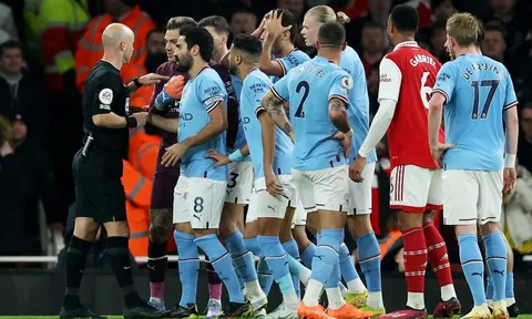 Man City tối sầm với siêu dự đoán, Arsenal vẫn vô địch Ngoại hạng Anh