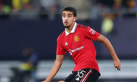 Màn trình diễn giúp 'măng non' Man Utd lật ngược thế cờ