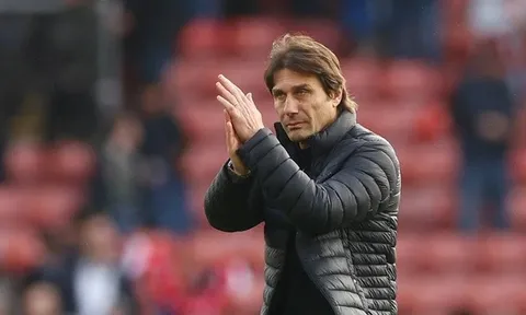 Màn 'tự hủy' của Conte khép lại một triều đại thất bại khác ở Tottenham