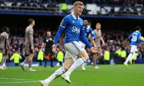 Man United cho Real “hít khói” vụ trung vệ 50 triệu bảng