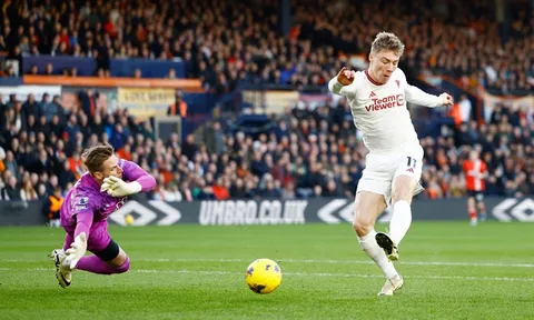Man United chưa thể chơi như một ông lớn