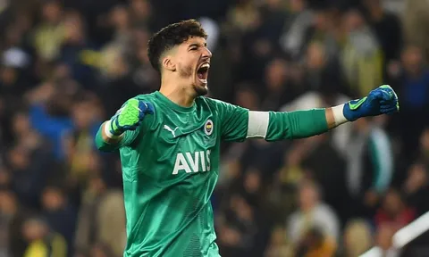 Man United hỏi mua sao Fenerbahce
