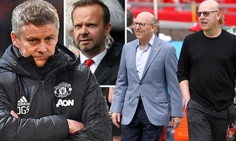 Man United sa sút, lỗi không chỉ ở Ole