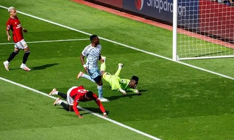 M.U thủng lưới 2 bàn, Schmeichel nói lời thẳng thắn về Onana