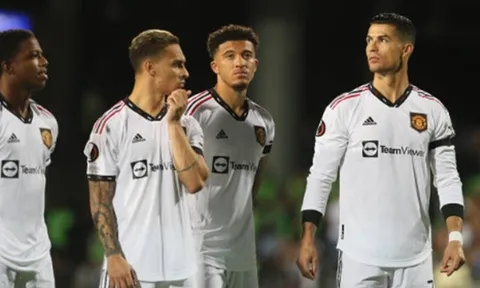 Man United và nỗi khổ mang tên “bom tấn”
