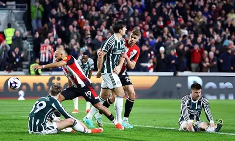 Choáng váng với Man United