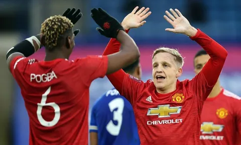 Man Utd có thể phải ký hợp đồng với 3 tiền vệ