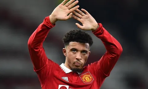 "Man Utd đang mắc kẹt với Sancho"