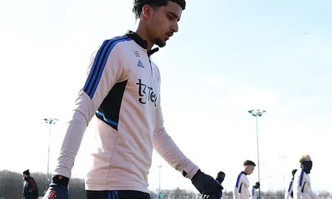 Man Utd thể hiện sự lọc lõi trên bàn đàm phán