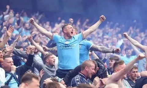 Manchester City 'đừng giận dữ nhìn lại'