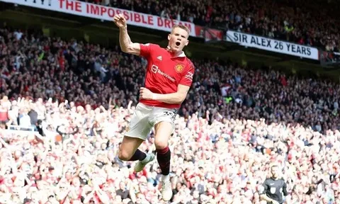 M.U cân bằng kỷ lục 20 năm trước Everton