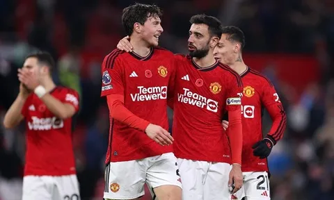 Nghịch lý trong cuộc khủng hoảng của Manchester United