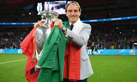 Man United theo đuổi HLV tuyển Ý