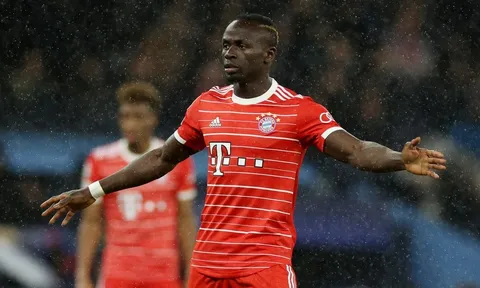Mane bị Bayern gạch tên khỏi đội một