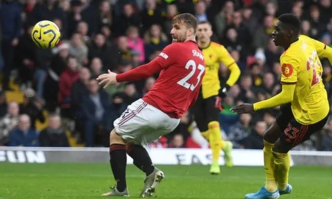 Man Utd vừa thua Watford, sao Newcastle gửi 'chiến thư' hùng hồn