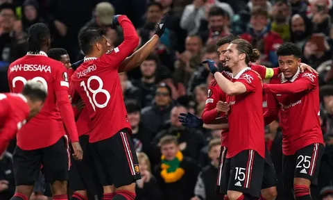 CHÍNH THỨC! Thêm cầu thủ Man Utd nghỉ hết mùa