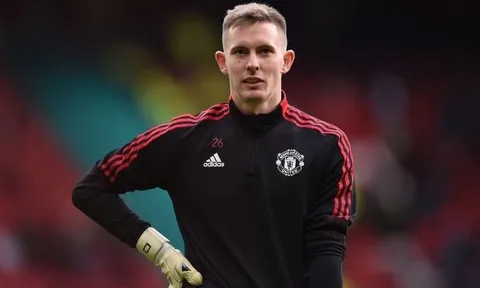 Mark Bosnich khuyên sao Man Utd mau chóng đến Newcastle