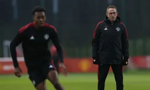 Mark Lawrenson dự đoán tỷ số trận Man Utd vs Crystal Palace