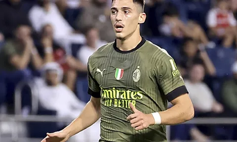CHÍNH THỨC! Milan 'tống khứ' thần đồng 19 tuổi