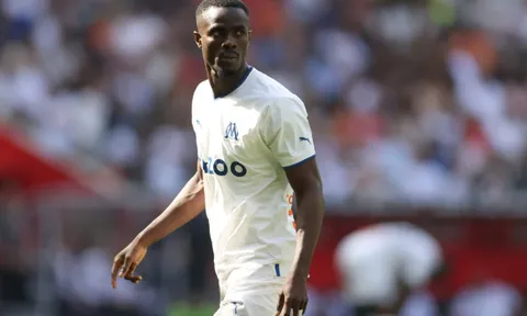 Marseille ra quyết định khiến Man United chưng hửng với Eric Bailly