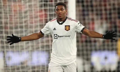 Man Utd gặp khó khi tìm đầu ra cho Martial
