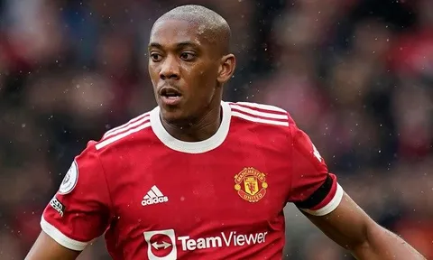 Ten Hag được chỉ cách để M.U có 'một trong những tiền đạo giỏi nhất'