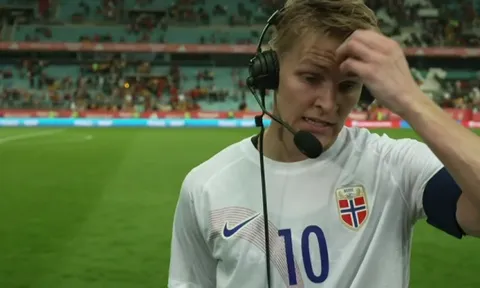 Bị sao Man City triệt hạ, Odegaard bực tức đòi penalty